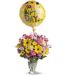 Teleflora's Dazzling Day Bouquet from Gilmore's Flower Shop in East Providence, RI